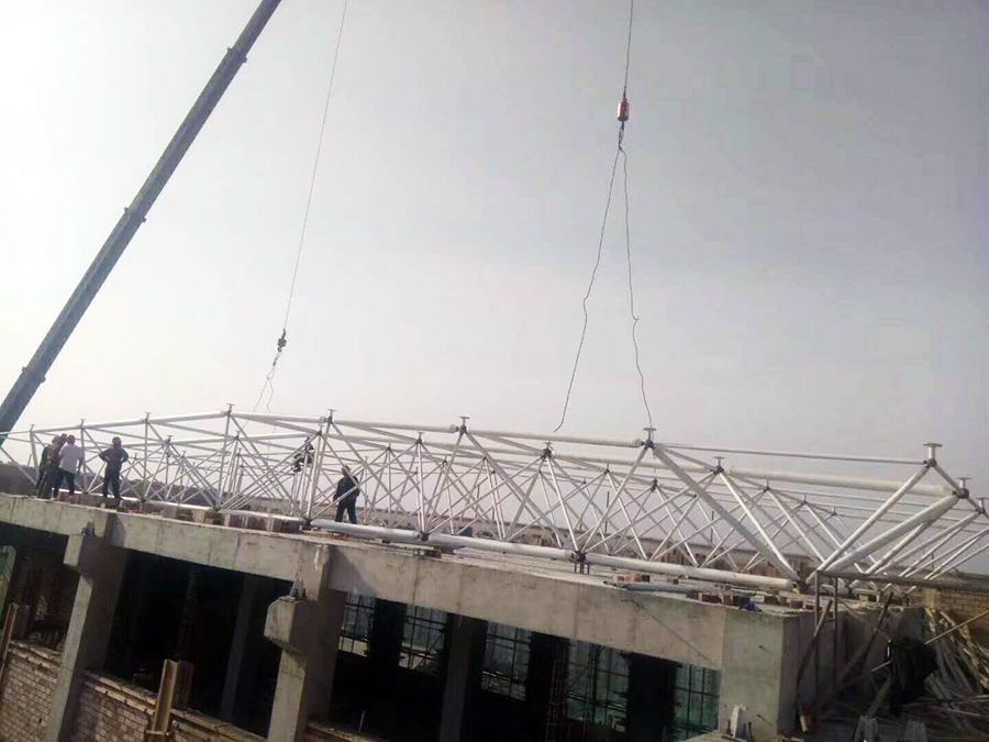 山東省單縣單州學(xué)校風(fēng)雨操場網(wǎng)架 山東省單縣單州學(xué)校風(fēng)雨操場網(wǎng)架