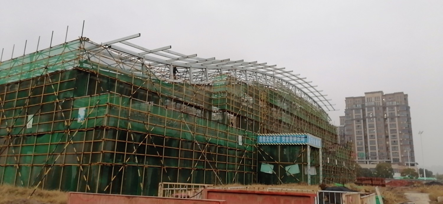 山東華中重鋼工程案例——安慶市十四中學(xué)遷址新建工程風(fēng)雨操場(chǎng)鋼結(jié)構(gòu)工程""/