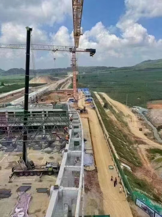 山東華中重鋼工程案例——扶綏南站站房及網(wǎng)架屋面工程"width: