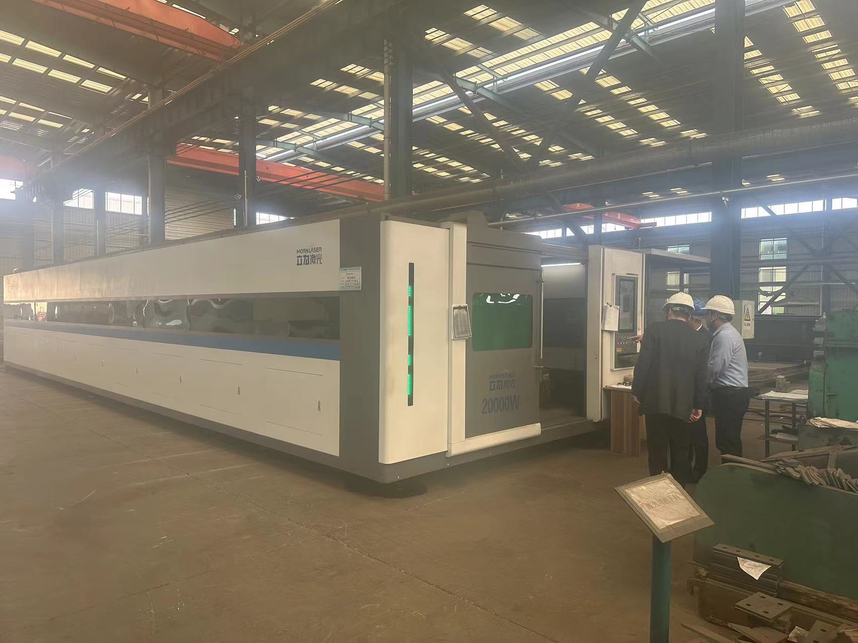 山東華中重鋼鋼構加工生產(chǎn)線——兩臺20000W瓦激光切割機