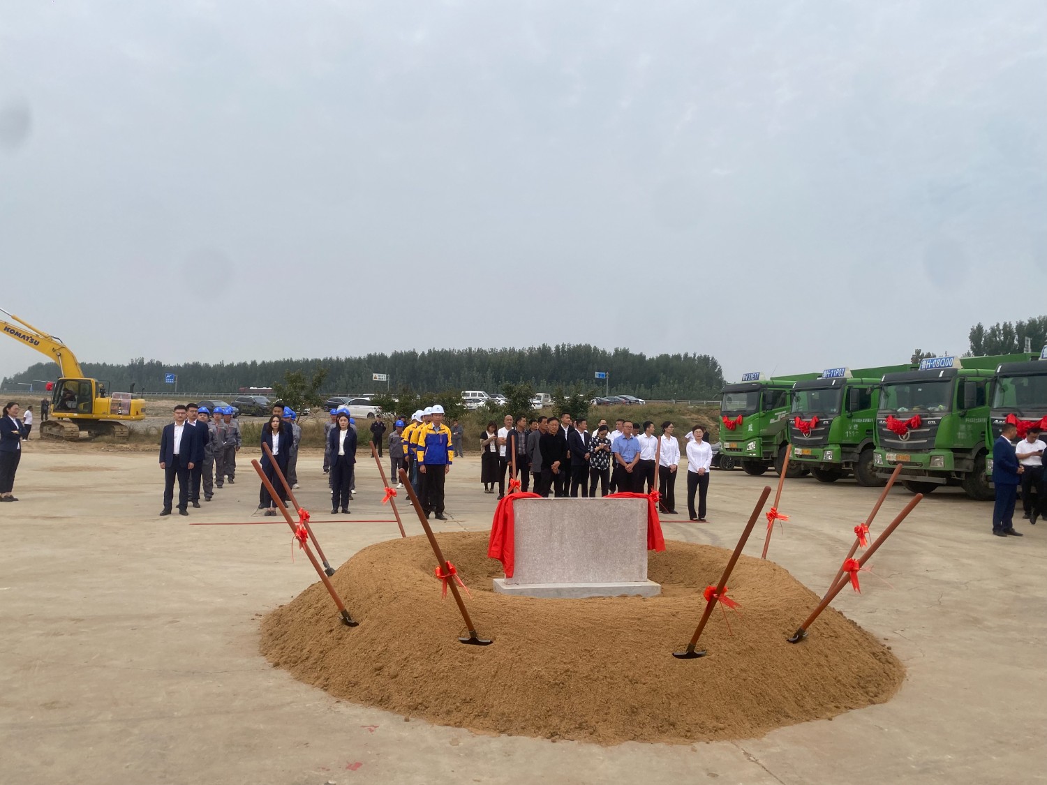 山東華中重鋼有限公司——濟(jì)北云谷智慧物流園開工奠基儀式