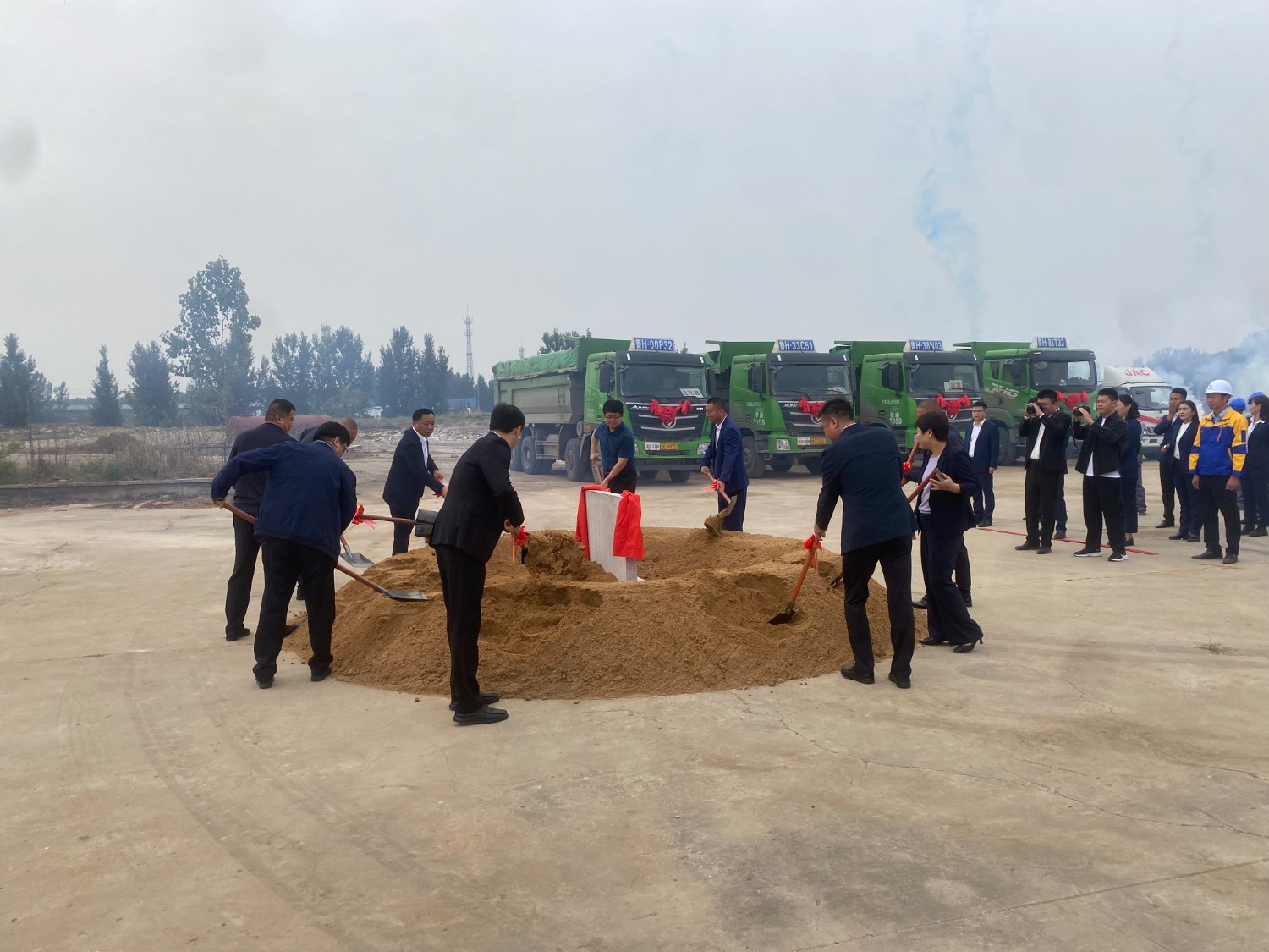 山東華中重鋼有限公司——濟(jì)北云谷智慧物流園開工奠基儀式